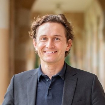Dr. Jurij Karlovsek